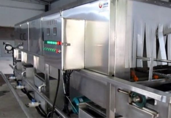 塑料周轉(zhuǎn)箱清洗機(jī)視頻