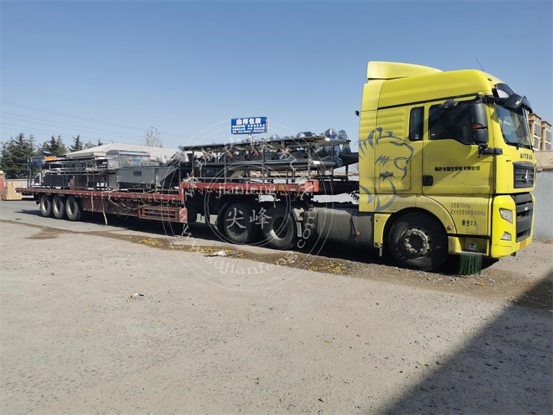 蔬菜清洗加工設(shè)備發(fā)貨