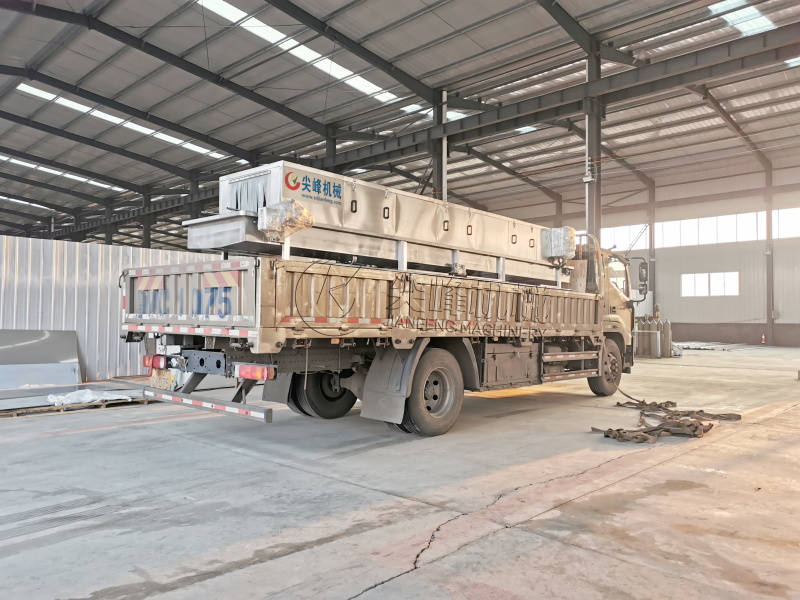 清遠市高壓噴淋洗箱機設(shè)備交付成功