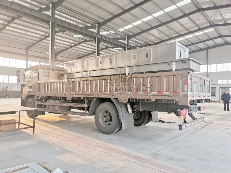 清遠市高壓噴淋洗箱機設(shè)備交付成功